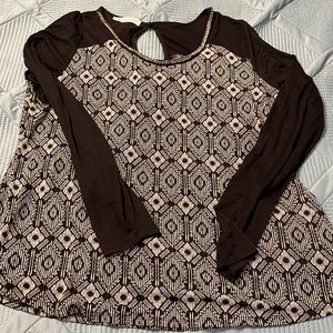 Maurices black and gray top